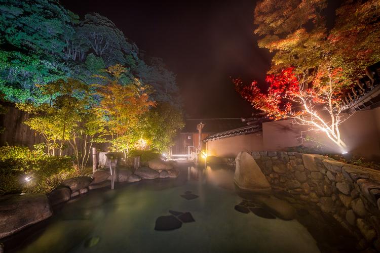 紅葉の湯-内湯-秋夜