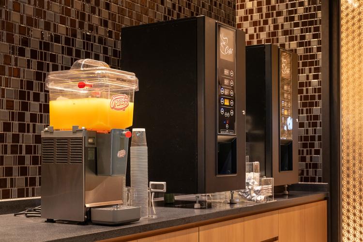 ウエルカムドリンクコーナー15時から18時まで