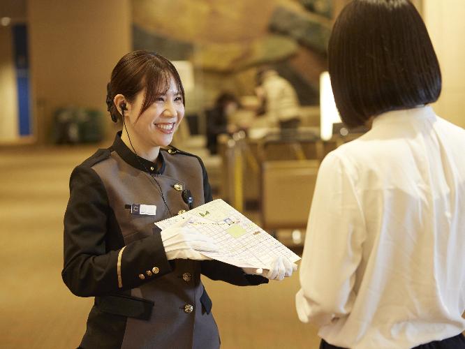笑顔あふれるサービススタッフが、心を込めてお客様の快適なご滞在をサポートいたします。