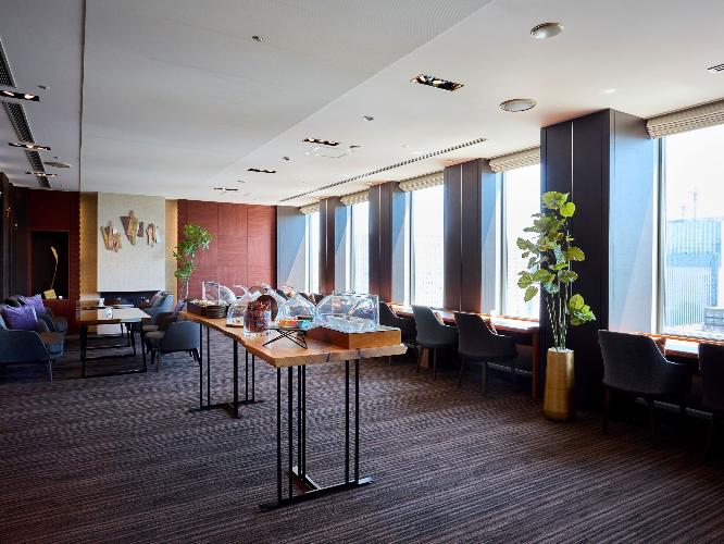 ホテル最上階に位置する、プラザフロア・プレミアフロアのお客様専用クラブラウンジ