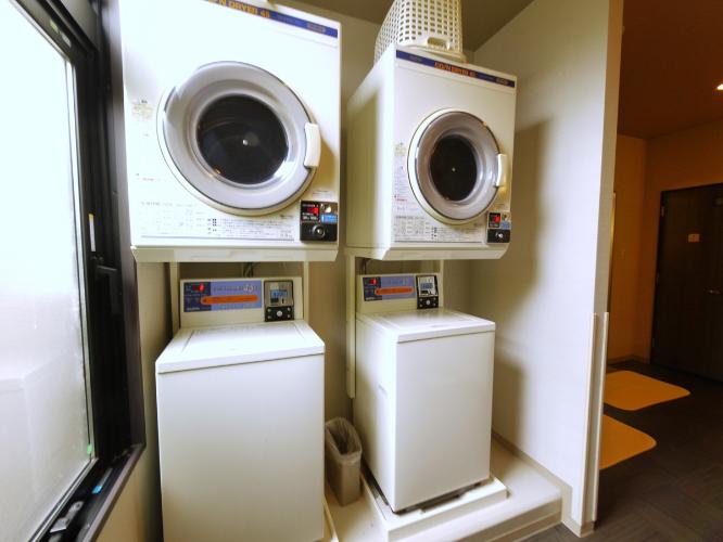 ■コインランドリーコーナー<BR>1階自動販売機コーナーにございます。<BR>また、男性浴場・女性浴場にもそれぞれございます。