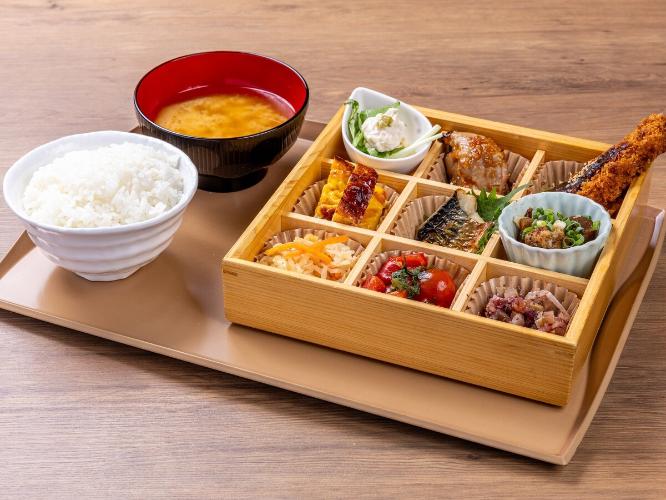 【朝食】9種小鉢の和食セット