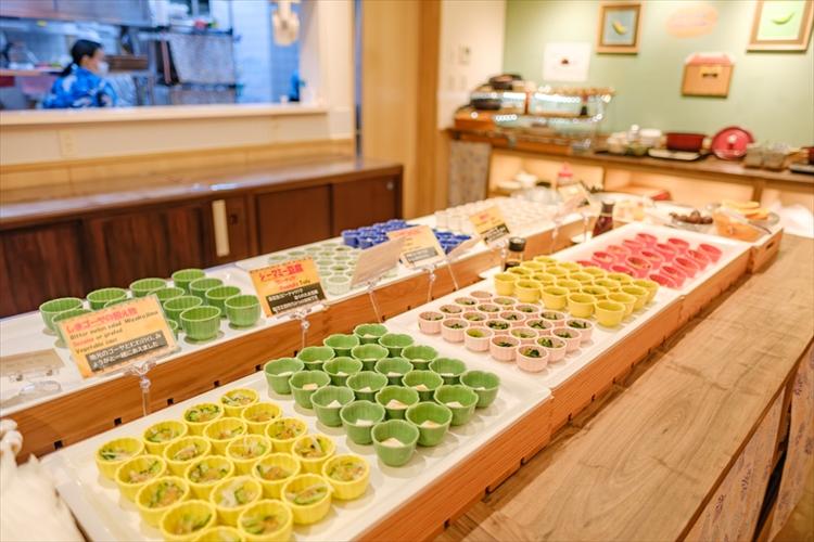 【朝食ブッフェメニュー一例】◆一口サイズで食べやすい工夫を凝らした料理が満載。