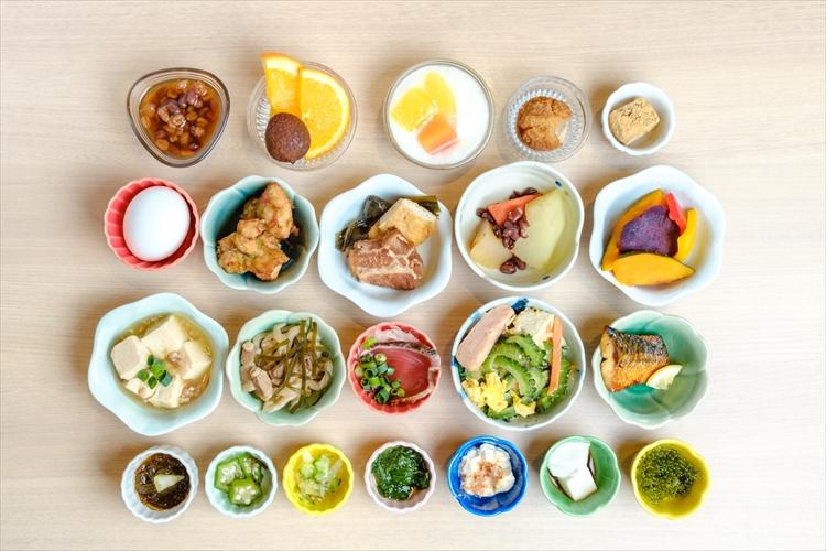 【朝食ブッフェメニュー一例】◆沖縄の恵みを感じる小鉢料理で、こだわりの和食ブッフェ。