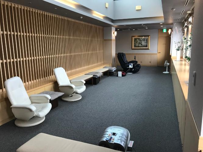 ■リラクゼーションコーナー<BR>お風呂に入った後は、函館の景色を眺めながらリラクゼーションルームでおくつろぎください。