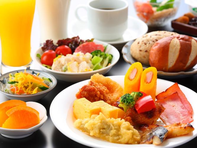 ■バイキング朝食は「ラ・メール」にてお召し上がりいただけます。