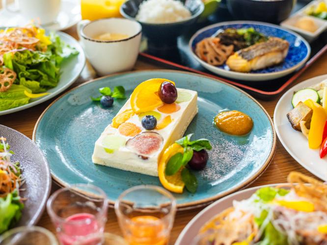 朝食プレート。3種類の中からお選び頂けます。