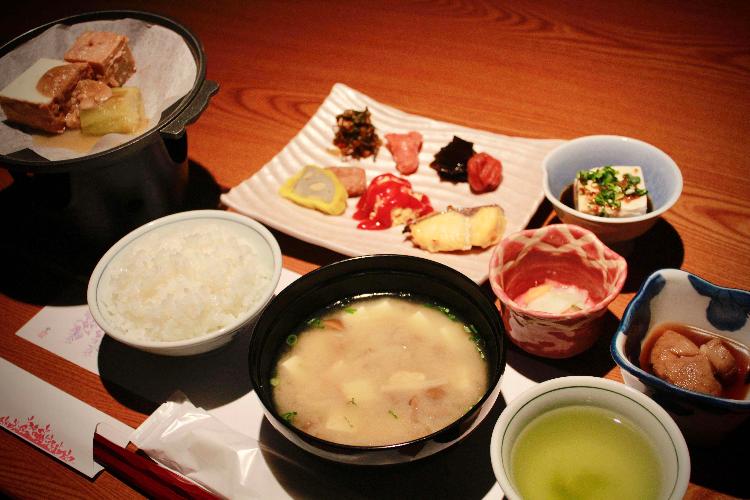 朝食