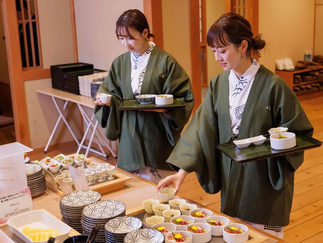 【桜房】ハーフバイキングではお好きなメニューを好きなだけお取りいただけます