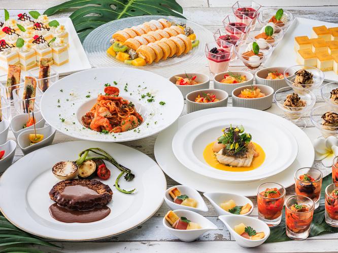 「夏のハーフブッフェ ランチ」お好きなメイン料理をお選びいただくと、オードブルやスープ、パン、デザートなどをお好きなだけお召しあがりいただけます。