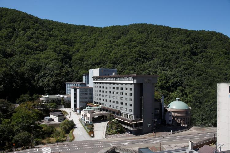外観／自然と調和する佇まいで、心ほどけるひとときをお過ごしください。