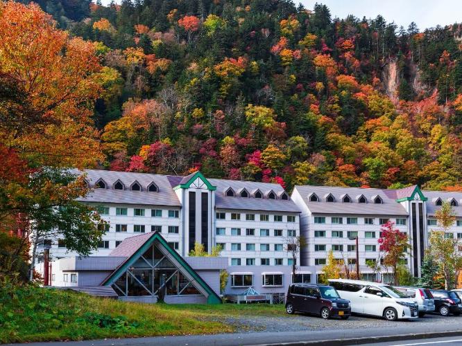 日本一はやい紅葉が訪れる層雲峡