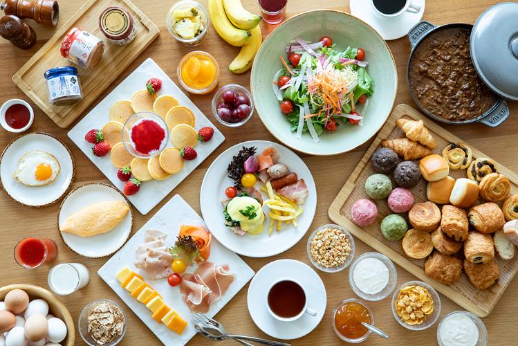 20階サザンタワーダイニングにて洋食中心の朝食ブッフェをご用意いたします
