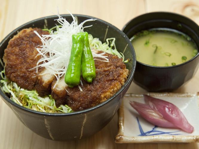 ■夕食メニュー例：「ソースかつ丼」