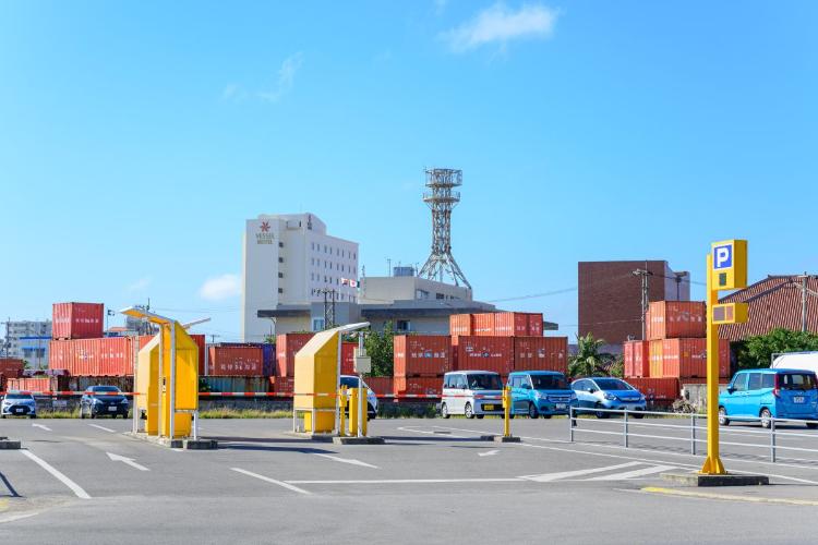 駐車場／専用駐車場なし。近隣の有料駐車場をご利用ください。