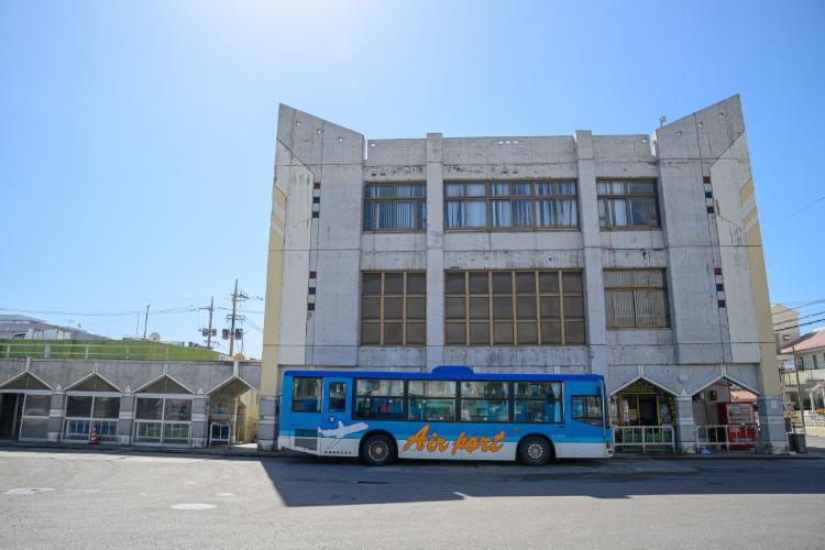 バスターミナル／ホテルから徒歩約3分。便利な石垣島バスターミナル。