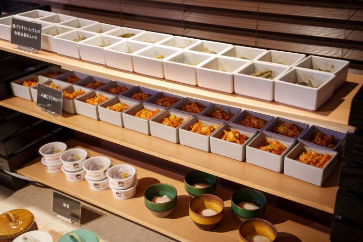 朝食／沖縄の朝を元気にスタート。ビュッフェスタイルで、お好きなメニューを自由にお選びいただけます。（イメージ）
