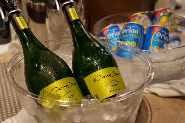 クラブルーム特典カクテルタイム／クラブフロアご宿泊者限定の特別な時間。軽食とともに、くつろぎのカクテルタイムをどうぞ。（イメージ）