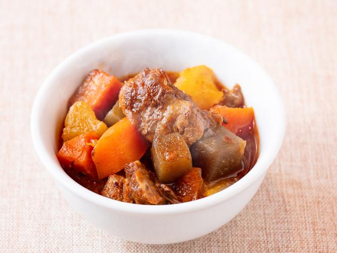 朝食ビュッフェ　人気の煮込み