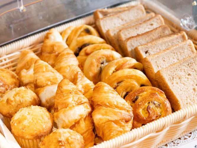 朝食ビュッフェ　パン類