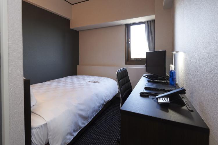 シングル／スタイリッシュで機能的。ビジネス利用に最適なお部屋です。（客室一例）