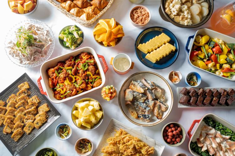和食を中心としたビュッフェをご用意しています。