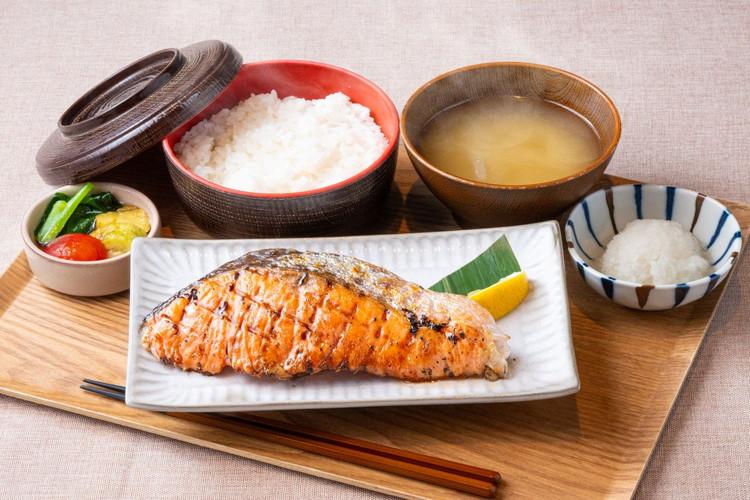 銀鮭の塩焼き定食
