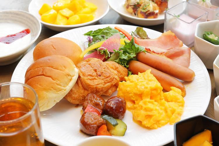 朝食ビュッフェ