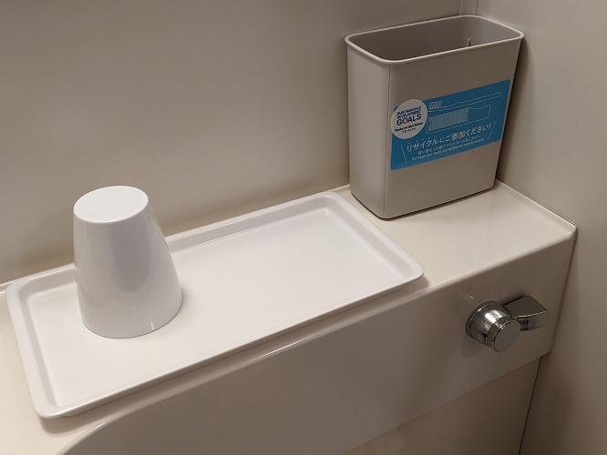 「Toyoko Inn Blue Rebornプロジェクト」歯ブラシとコームの回収ボックス