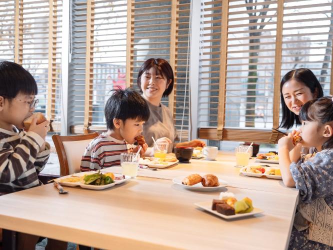 【朝食】パパさん・ママさん安心♪お子様用の食器などもご用意しております！