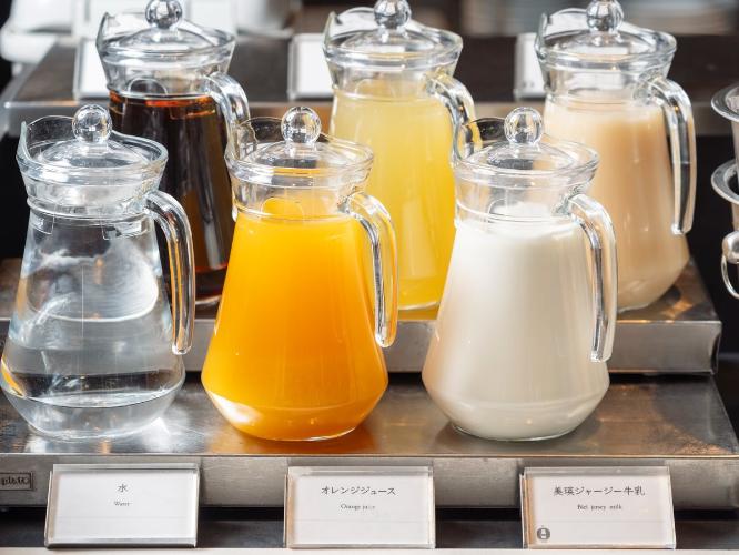【朝食】ドリンクコーナーのおすすめは美瑛産ジャージー牛乳！