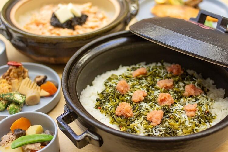 ◇朝食ブッフェ・イメージ：土鍋でじっくりと炊き上げた「土鍋ご飯」と、博多名物を取り入れた、ご飯の美味しさをさらに引き出す料理をお愉しみください。