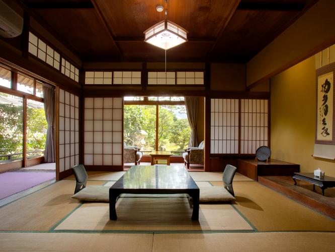 幽泉亭・紅梅閣：バス・トイレ付和室10畳