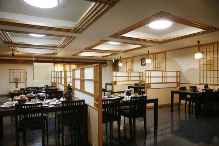 落ち着いた和の雰囲気　お食事処『あじ菜』