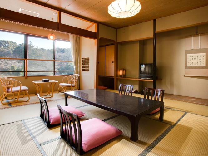 華兆亭バス・トイレ付和室10畳（客室一例） 