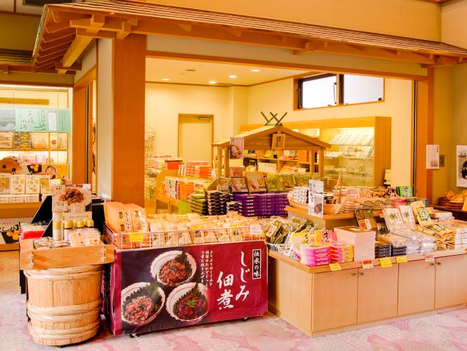 山陰の銘菓・小物を揃えてお待ち致しております♪