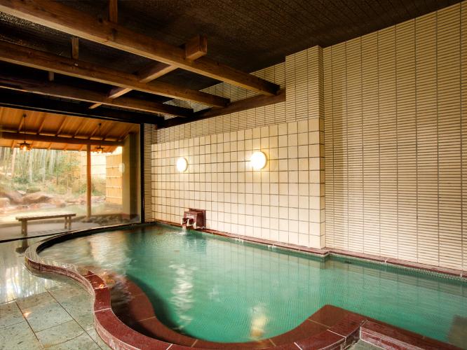 ご婦人風呂「花月」：姉妹館「保性館」の入浴場もご自由にご利用いただけます。