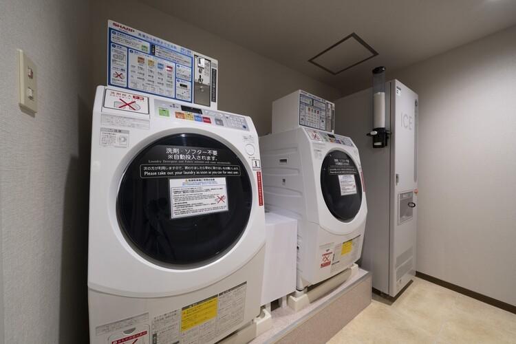 ◇3F コインランドリー： 長期滞在時などに便利なコインランドリーをご用意いたしております。