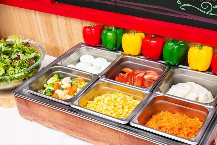 【和洋食ビュッフェ】　サラダコーナー