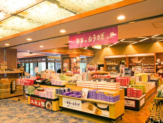 売店では山陰銘菓をご用意しております。