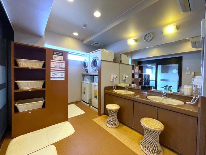 ■男性大浴場　脱衣室