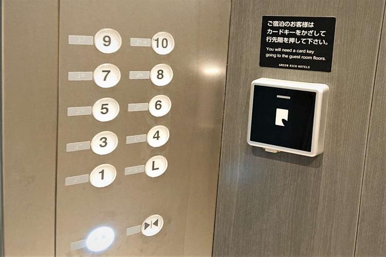 エレベーター　センサー<BR>撮影：GR