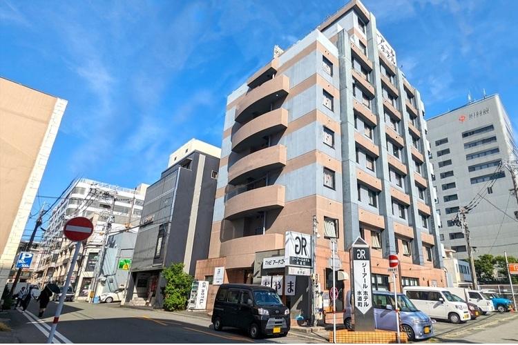 ホテル外観（昼）