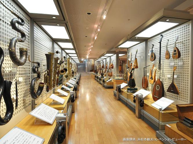 ＜浜松市楽器博物館＞世界の楽器を収集展示しており、自由に演奏できる体験ルームもあります。