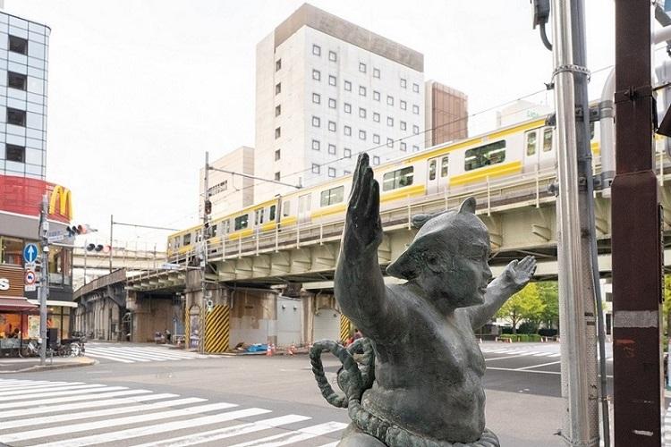 両国駅前から見たホテル