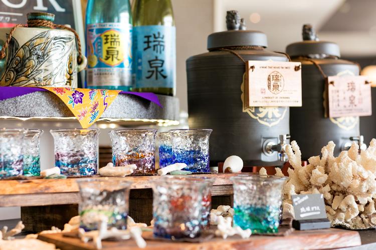 毎日15:00-18:00はラウンジハッピーアワー　泡盛も無料