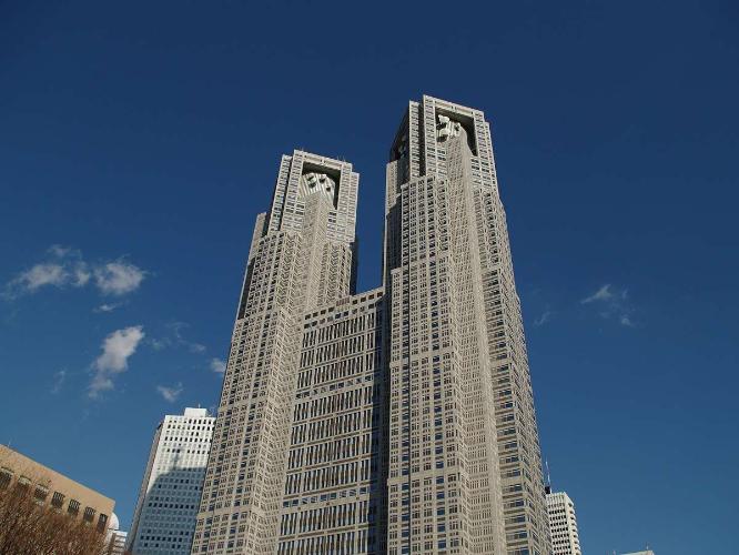 新宿中央公園は当ホテルから徒歩約10分