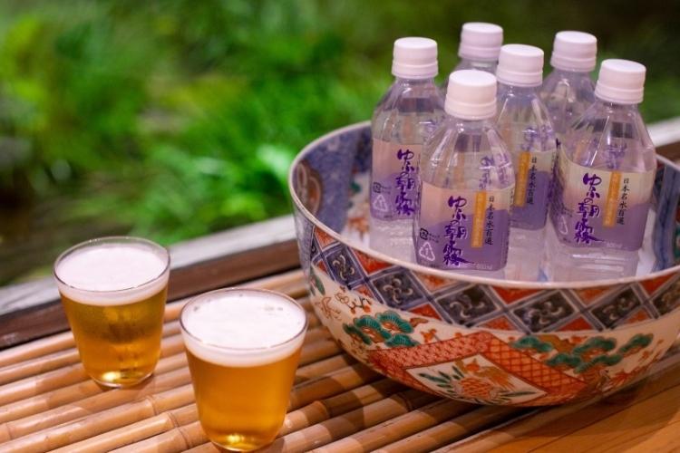 談話室では、ビール、コーヒー、ミネラルウォーターをご自由にお飲みいただけます。