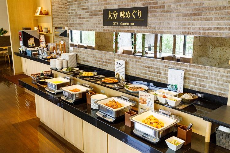 とり天・から揚げ・だんご汁など、大分のご当地料理を盛り込んだ和洋ブッフェをご用意いたしております。 大分の郷土料理をお楽しみ下さい。