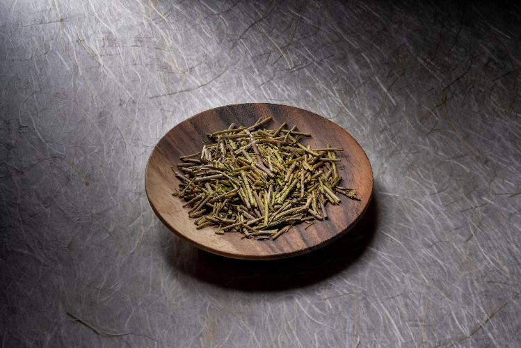 ウェルカムドリンク「丸八製茶葉献上加賀棒茶」※イメージ